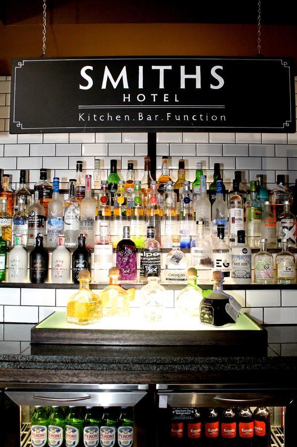 Smiths Hotel เคอคินทิลลอค ภายนอก รูปภาพ